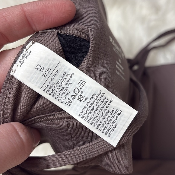 ✨✨NWT Old Navy Light Brown Sports Bra Light Support Removable Cups Size XS - Picture 12 of 15